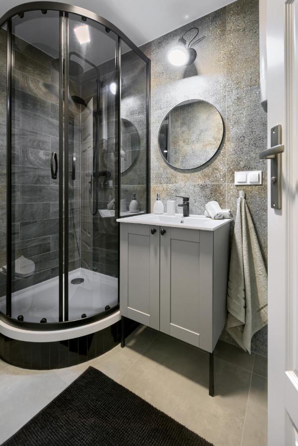 Niron Apartament Dom Z Papieru Lizbona Pila Luaran gambar